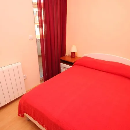 Appartamento Family Friendly With A Swimming Pool Manjadvorci, Marcana - 2209