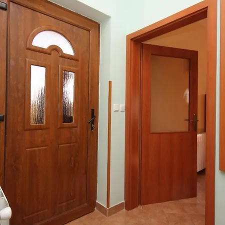 Appartamento Family Friendly With A Swimming Pool Manjadvorci, Marcana - 2209