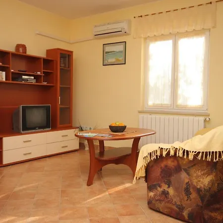 Appartamento Family Friendly With A Swimming Pool Manjadvorci, Marcana - 2209 *