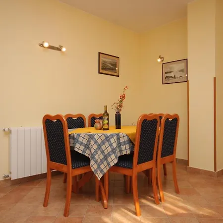 Family Friendly With A Swimming Pool Manjadvorci, Marcana - 2209 Appartamento *